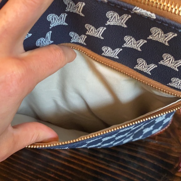 NWT Dooney & Bourke Milwaukee Brewers Crossbody - Picture 12 of 17